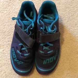 Inov lifting shoes